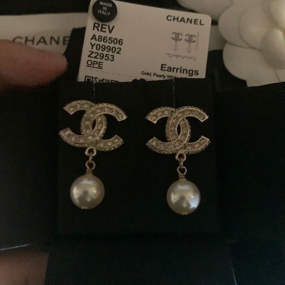Chanel REV Earrings - Picture 3 of 6